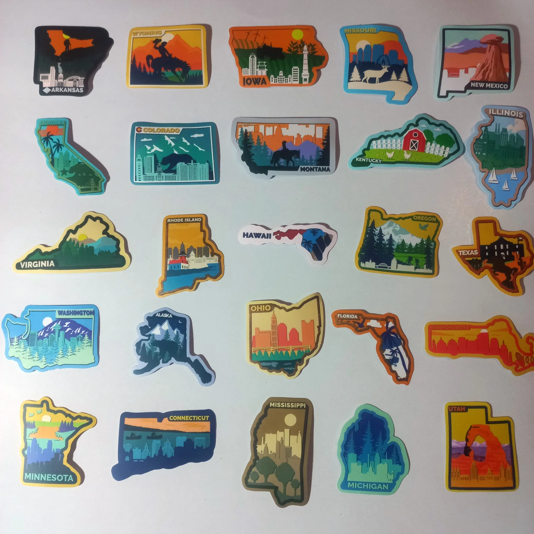 Colecție completă de stickere cu toate cele 50 de state americane, ilustrate în stil vintage și colorat